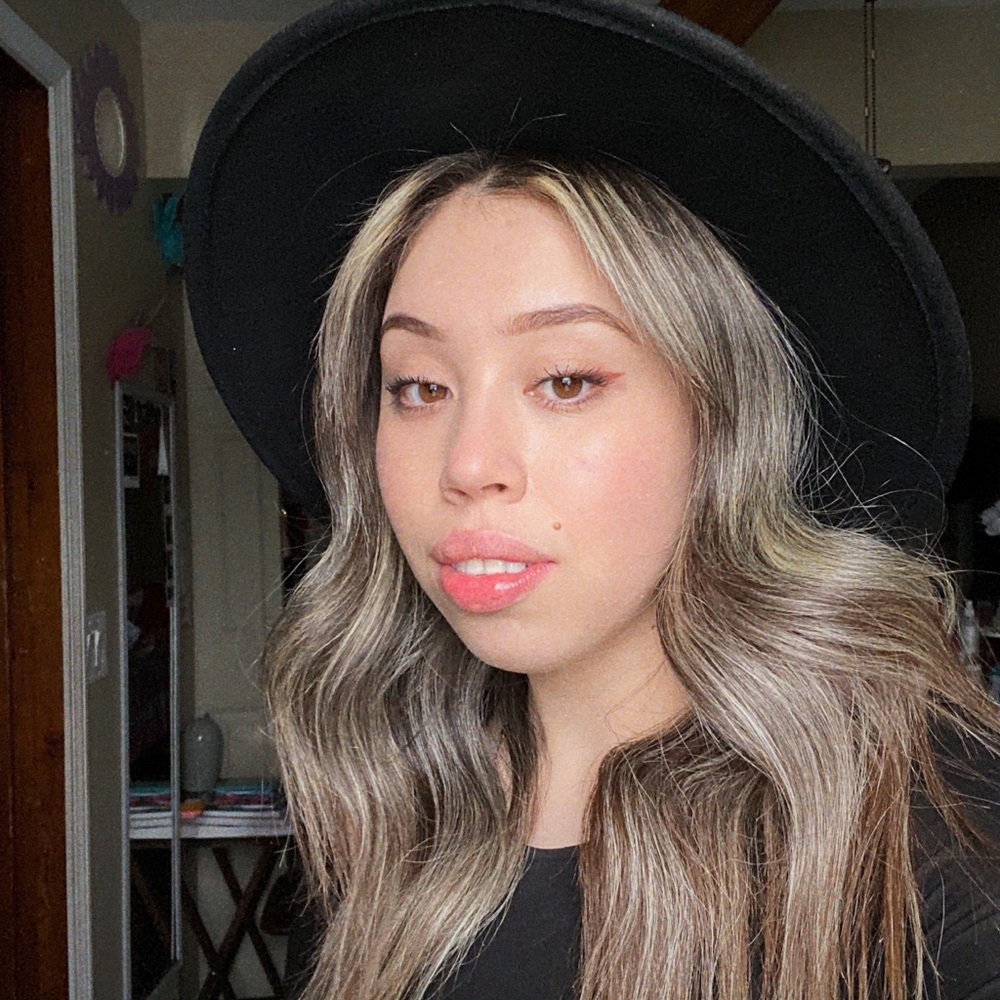 Meet your Posher, Alexandra